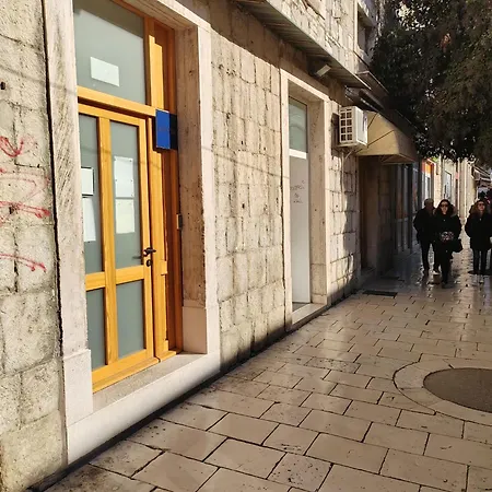 It Hostel Σπλιτ